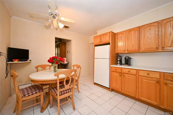 Whitestone, NY 11357,157-40 24 RD