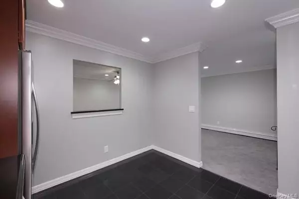 Coram, NY 11727,18 Rugby PL #1801B