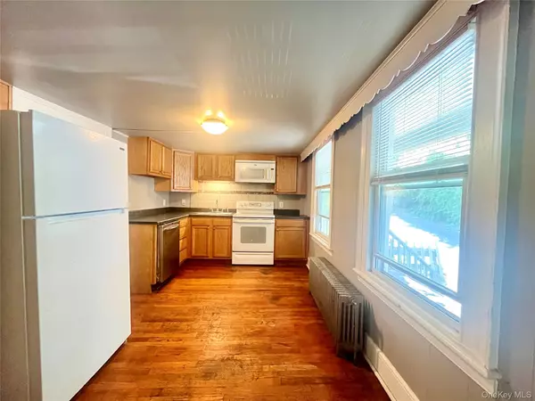 New Windsor, NY 12553,14 Coffey AVE