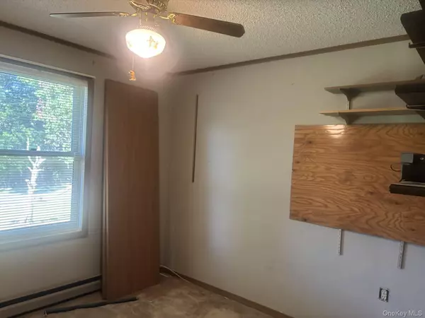 Mastic Beach, NY 11951,77 Diana DR