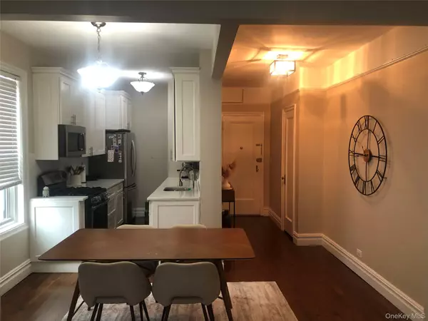 Bronxville, NY 10708,1470 Midland Avenue #3M