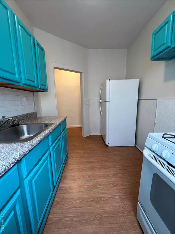 Little Neck, NY 11362,255-13 Northern BLVD