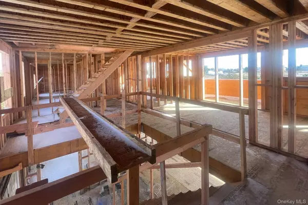 Quogue, NY 11959,40 Quaquanantuck LN