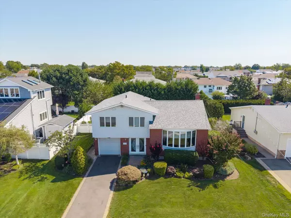 Massapequa, NY 11758,33 W End AVE