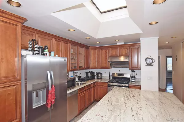 Bayside, NY 11360,12-34 Diane PL #205 U