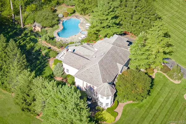 15 Golden RD, Suffern, NY 10901