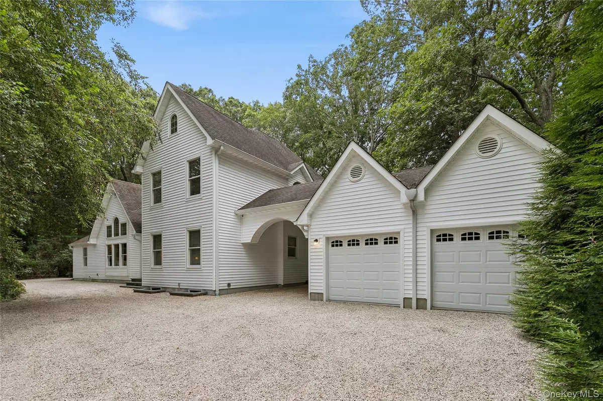 Setauket, NY 11733,38 W Meadow RD