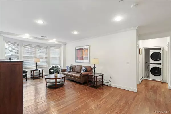 Rye, NY 10580,10 School ST #2R