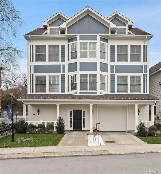 10 School ST #2R, Rye, NY 10580