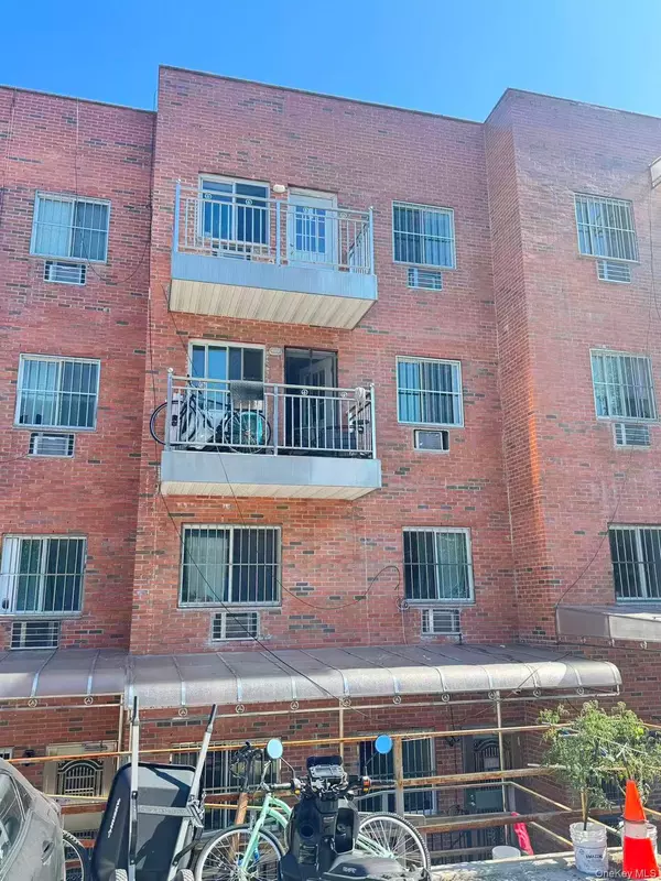 Flushing, NY 11373,90-17 56th AVE