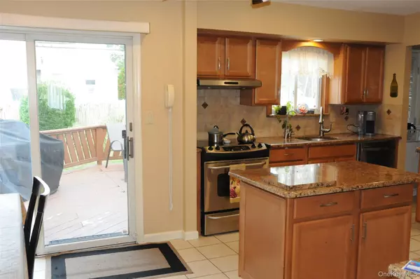 Plainview, NY 11803,32 Kalda LN