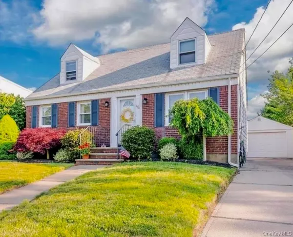 Oceanside, NY 11572,484 Chelsea RD
