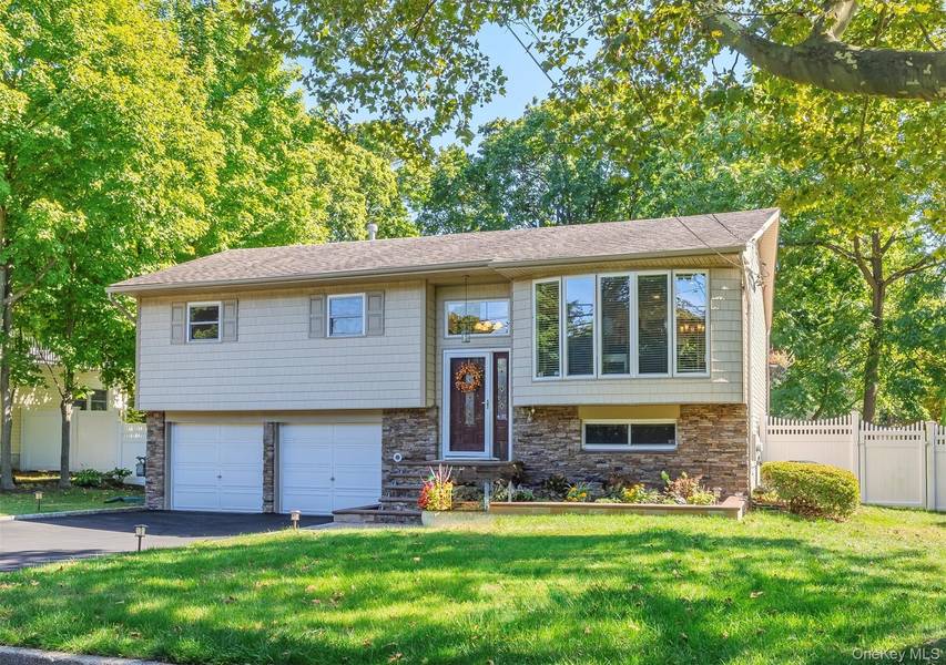 1372 Pulaski RD, East Northport, NY 11731