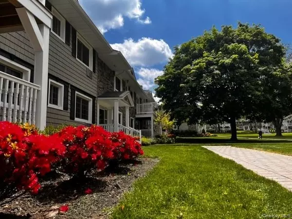 25 Williams BLVD #252H, Lake Grove, NY 11755