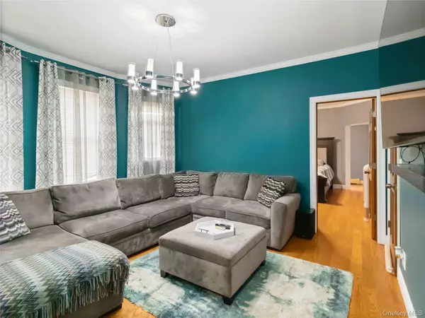 Richmond Hill, NY 11418,91-16 115th street