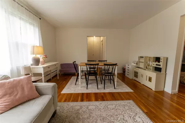 Suffern, NY 10901,3 Sussex CT #415