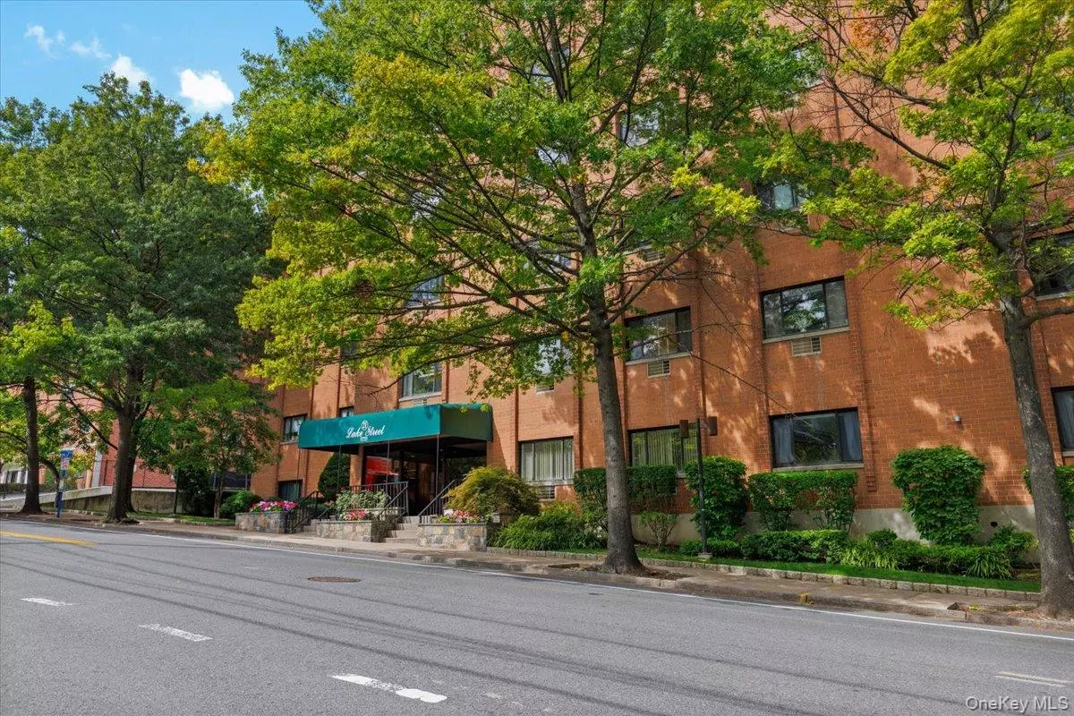 White Plains, NY 10603,21 Lake ST #1F