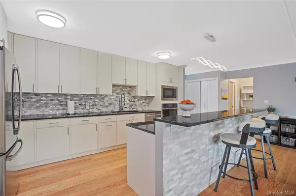 Hartsdale, NY 10530,500 High Point DR #309