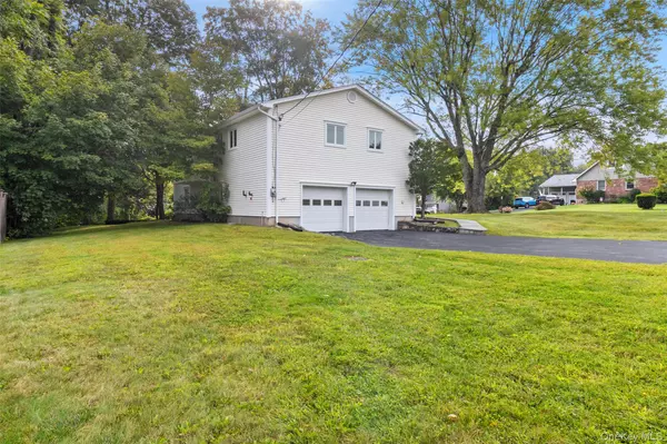 Yorktown Heights, NY 10598,1350 Ellen LN