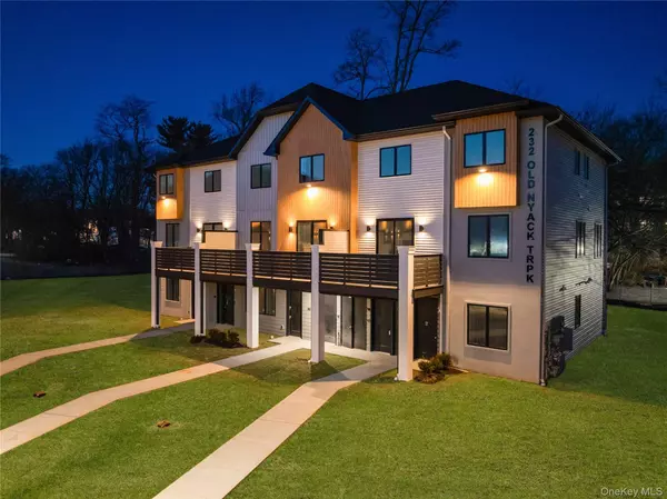 Spring Valley, NY 10977,236 Old Nyack TPKE #202