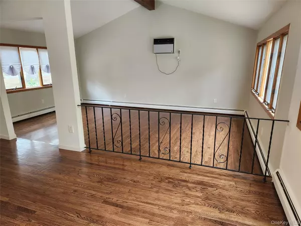 Shoreham, NY 11786,4 Norman DR