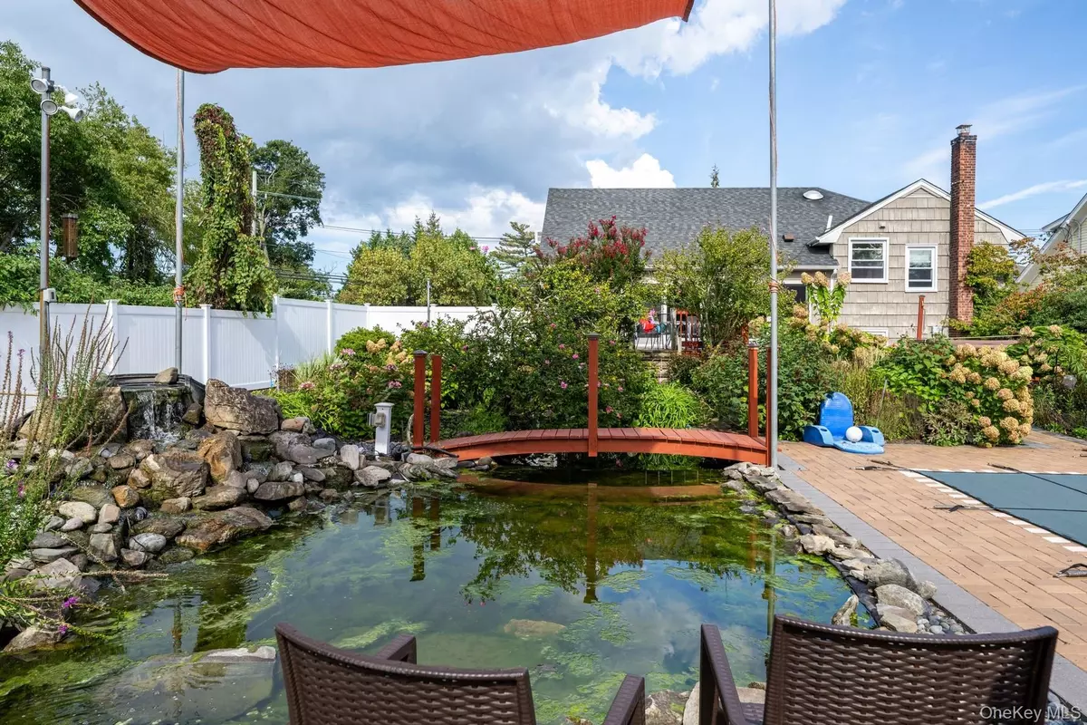 Lynbrook, NY 11563,316 Scranton AVE