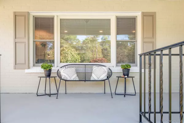 Hartsdale, NY 10530,17 Birchwood LN