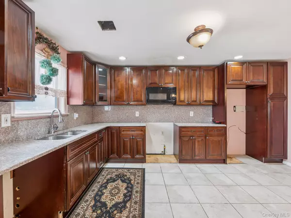 Massapequa, NY 11758,9 Suzanne B CT