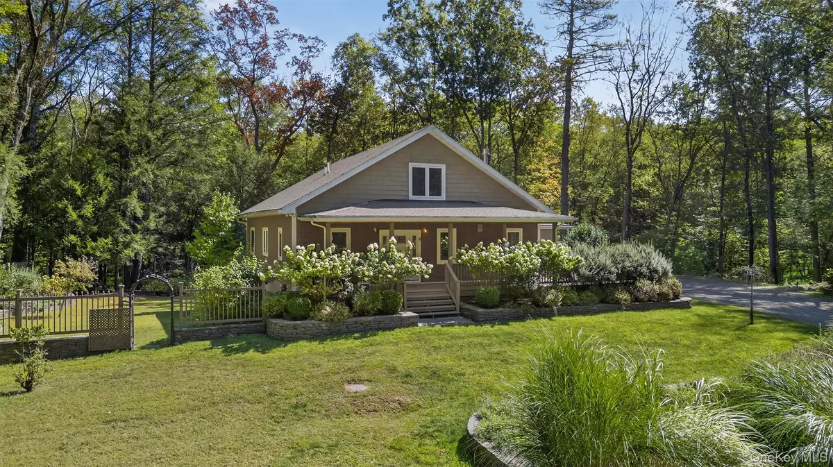 Woodstock, NY 12498,220 John Joy RD