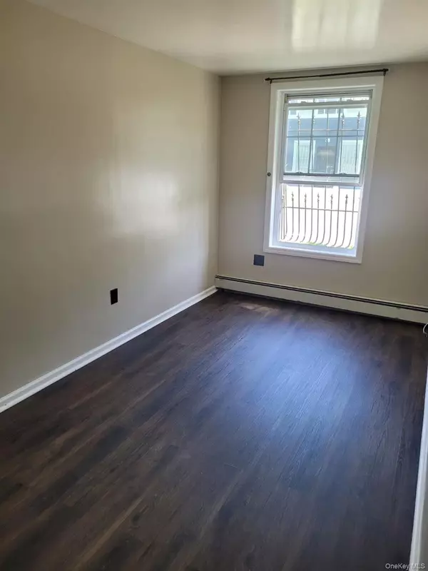 Far Rockaway, NY 11691,338 Beach 42nd ST