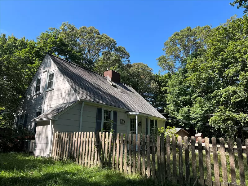 210 Landing AVE, Smithtown, NY 11787