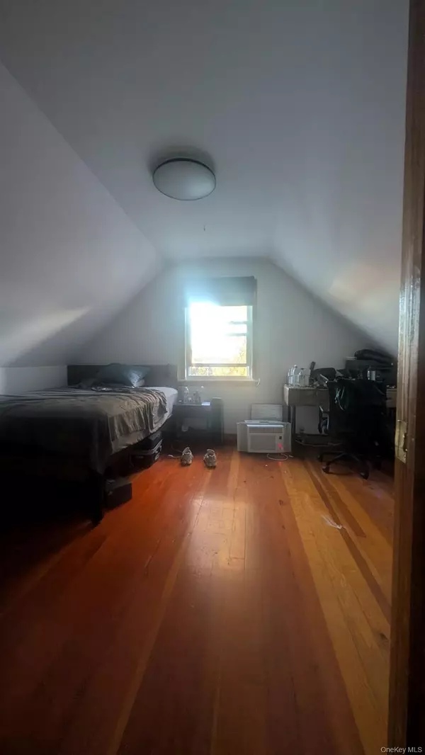 Whitestone, NY 11357,169-20 21st RD