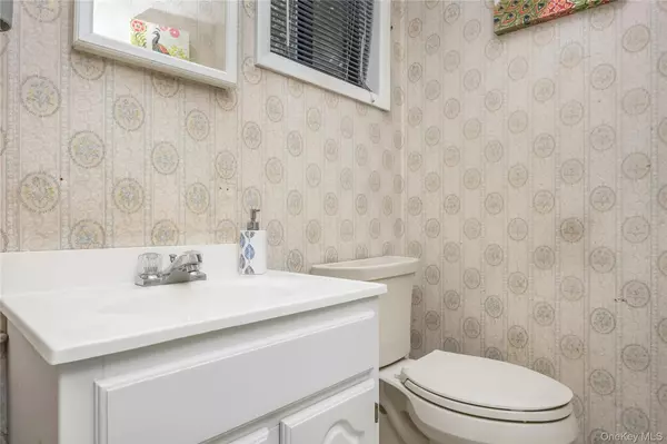 Islip Terrace, NY 11752,11 Rolan CT