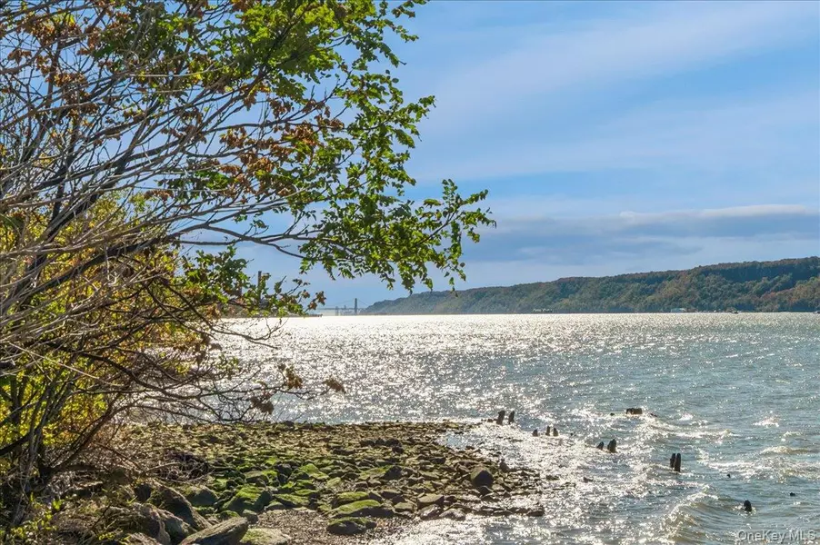 1020 Warburton AVE #9E, Yonkers, NY 10701