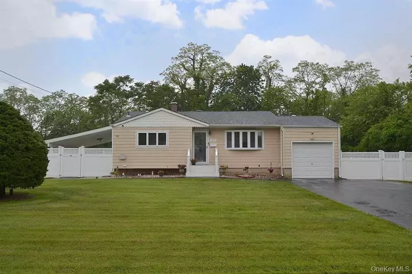 608 Amsterdam AVE, East Patchogue, NY 11772