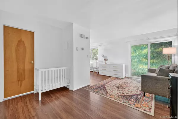 Croton-on-hudson, NY 10520,13 Scenic DR #M