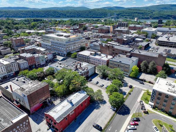 Poughkeepsie, NY 12601,347 Main ST