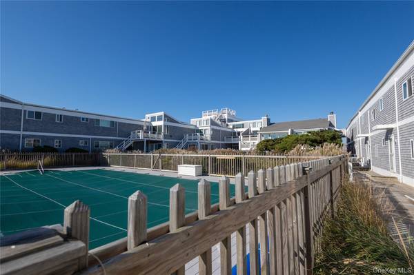 Westhampton Beach, NY 11978,539 Dune RD #18