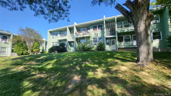 Hyde Park, NY 12538,3726 Albany Post Rd E1