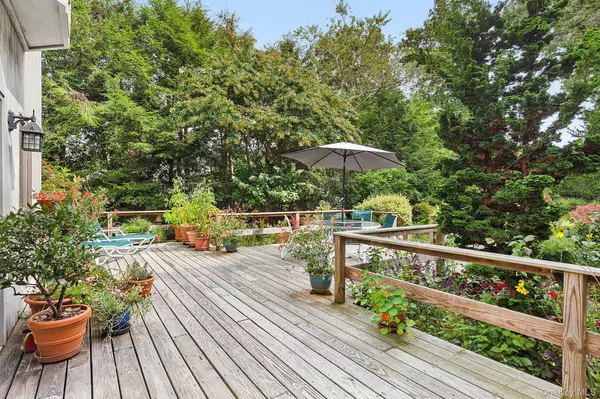 4528 Noyac RD, Sag Harbor, NY 11963