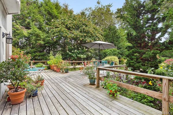 4528 Noyac RD, Sag Harbor, NY 11963