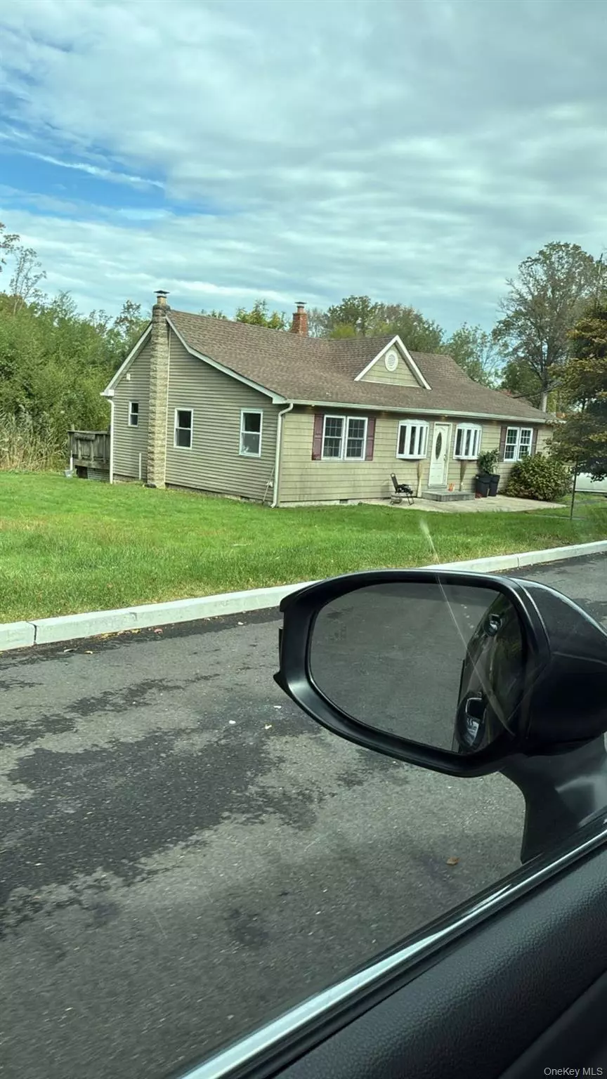 Kings Park, NY 11754,60 Narcissus Rd