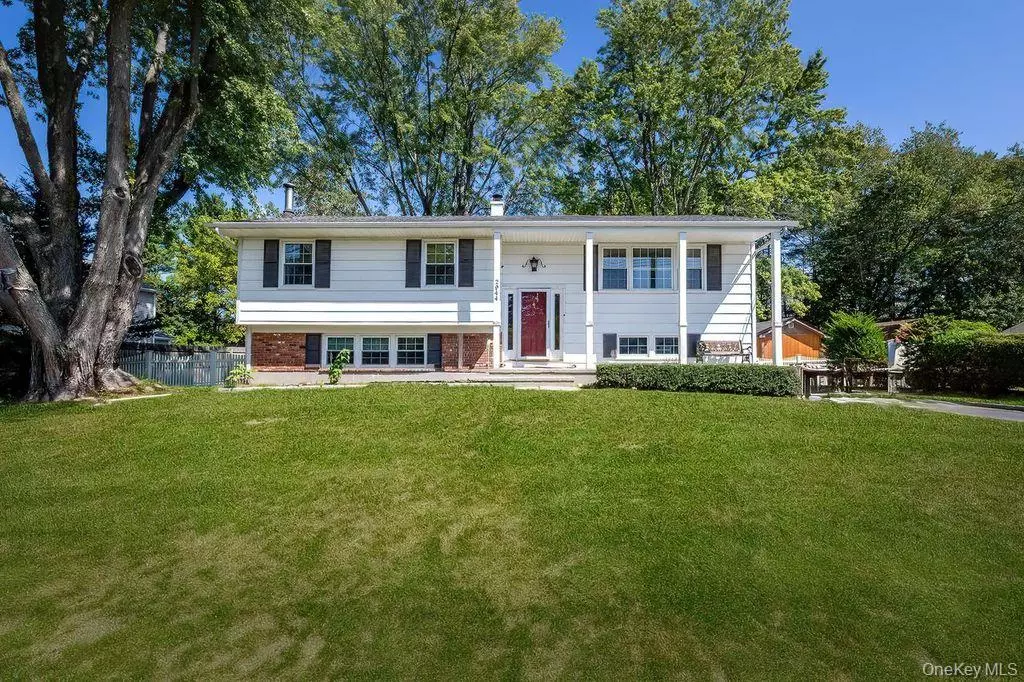 Yorktown Heights, NY 10598,2944 Saddle Ridge DR