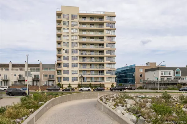 Rockaway Beach, NY 11693,151 Beach 96th ST #7D