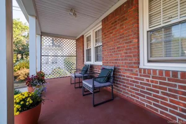 Lynbrook, NY 11563,224 Kensington RD