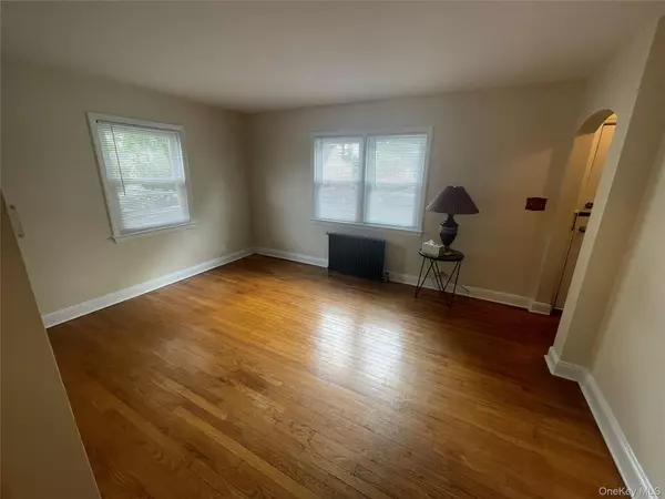 Massapequa, NY 11758,Address not disclosed