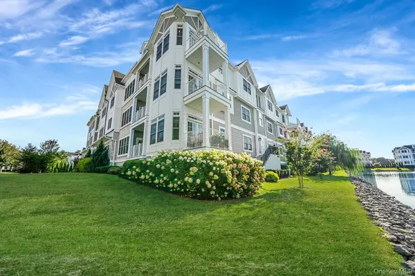 Plainview, NY 11803,29304 Spruce Pond CIR