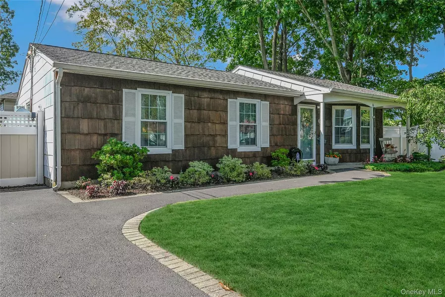 16 Wyant AVE, Ronkonkoma, NY 11779