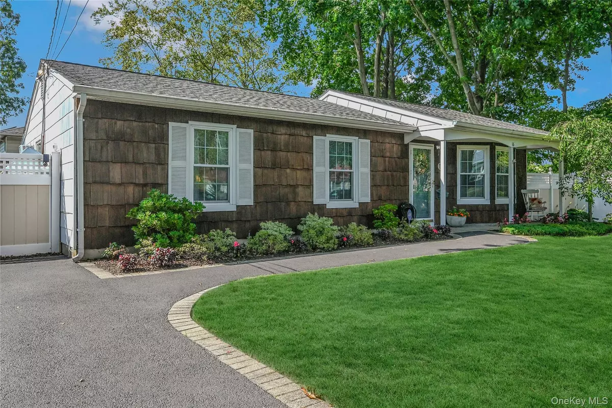 Ronkonkoma, NY 11779,16 Wyant AVE