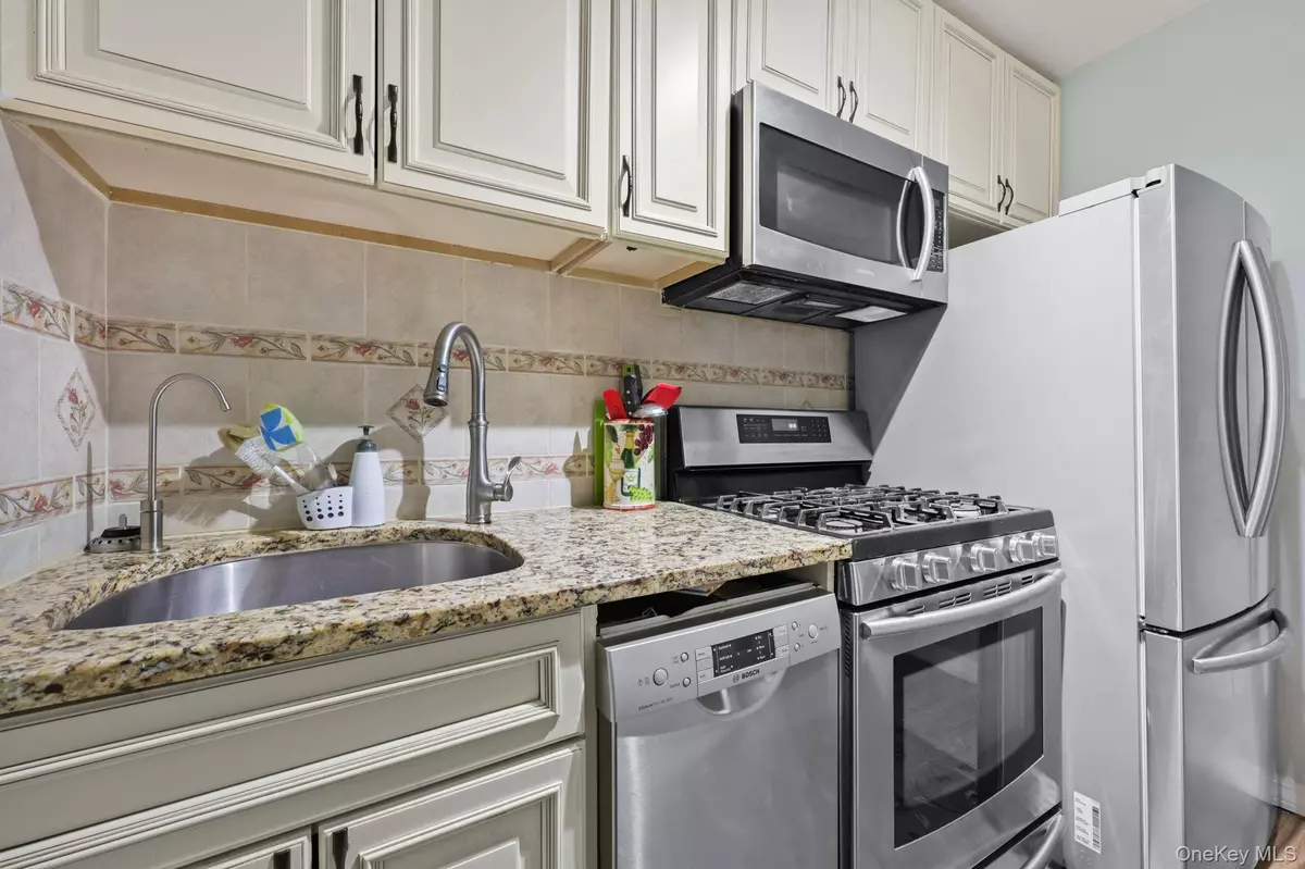 Hartsdale, NY 10530,30 E Hartsdale AVE #5L